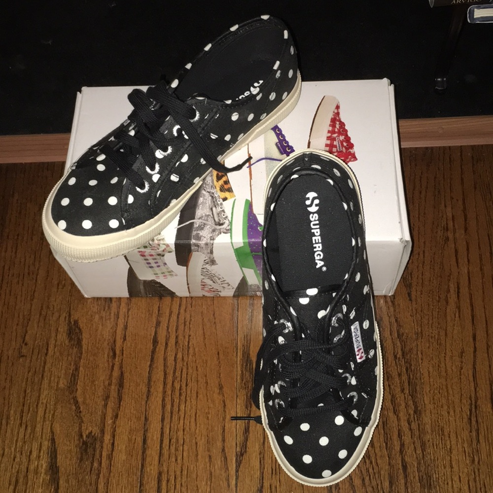 CUTEST SHOES EVER! BRAND NEW POLKA DOT SUPERGAS